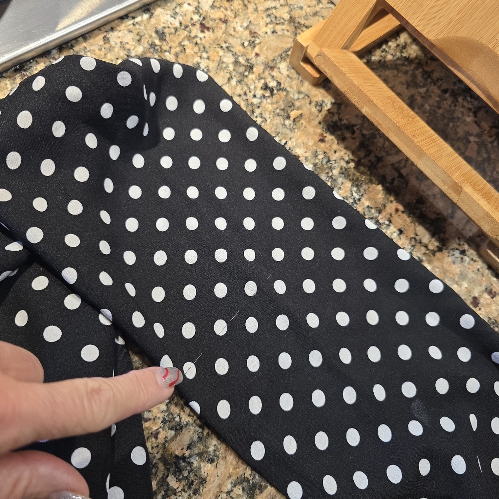 Ann Taylor Black and White Polka Dot Blouse, GUC size Large - Picture 9 of 9